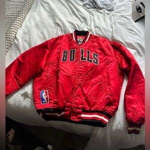 Chicago Bulls Vintage 80s STARTER Satin Bomber Jacket NBA Red Black Medium USA